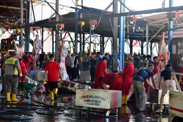 Sokakta kurban kesip, atıklarını gömenlere 29 bin 529 lira ceza