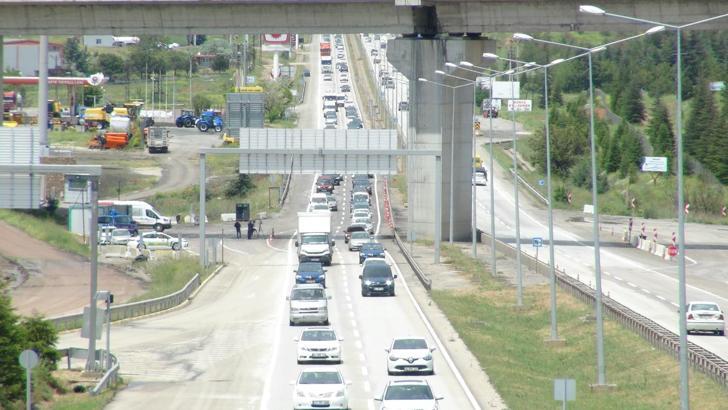 'Kilit kavşak' Kırıkkale'de bayram trafiği yoğunluğu