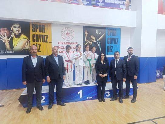 Karate şampiyonasında Kayaspor, 36 madalyayla birinci oldu