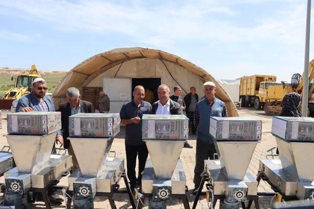 Mardin’de üzüm üreticilerine ekipman desteği