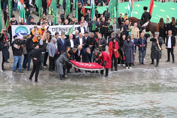 Çerkes Soykırımı ve Sürgünü’nün 162’nci yıl dönümünde Samsun’da anma yürüyüşü