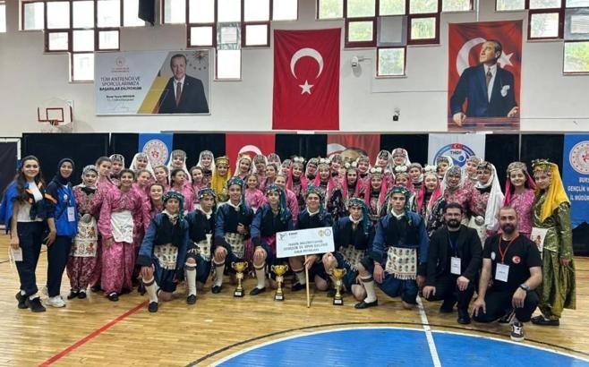 İnegöl Belediyesi Halk Dansları Topluluğu’ndan Bölge Finallerinde 3 birincilik