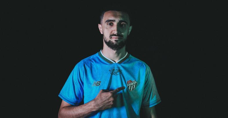 Bursaspor, Azerbaycanlı sol bek Toral Bayramov’u kadrosuna kattı