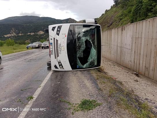 Tokat’ta midibüs ile itfaiye aracı çarpıştı: 4 yaralı