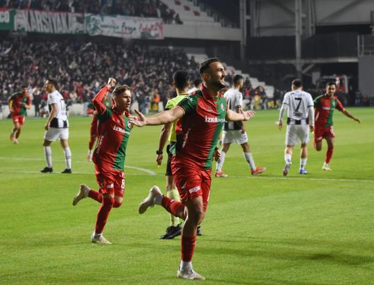 Karşıyaka'da Ömer Faruk beklemede