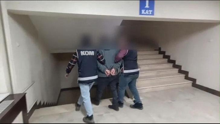 Sakarya'da iki ayrı evde yapılan aramada tabancalar, tüfek ve mühimmat ele geçirildi