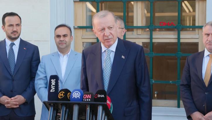 Cumhurbaşkanı Erdoğan, bayram namazını Büyük Çamlıca Camii'nde kıldı