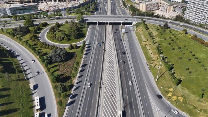 İstanbul'da bayramın ilk gününde yollar boş kaldı