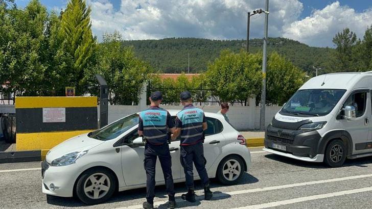 Bayram tatilinin ilk 4 gününde Marmaris ve Datça'ya toplam 40 bin araç girişi oldu