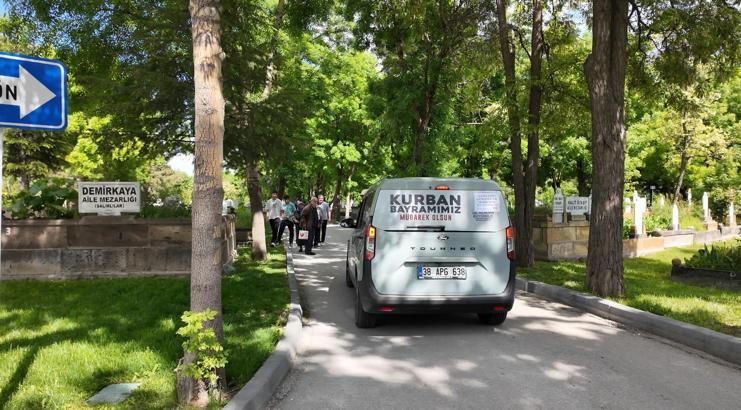 Büyükşehir Belediyesi'nden mezarlıklarda insan odaklı hizmet