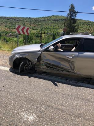 Mardin’de otomobiller çarpıştı: 5 yaralı