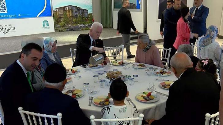 Vali Gül'den Darülaceze'ye bayram ziyareti