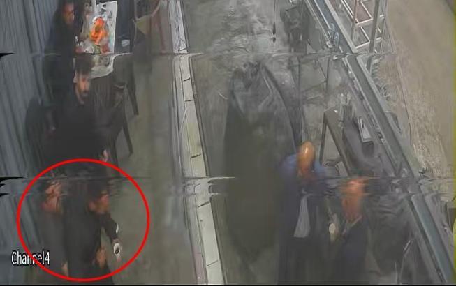 Nefes borusuna et kaçan kişiyi, Heimlich manevrasıyla kurtardı