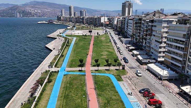 İzmir’de Kordon boş kaldı