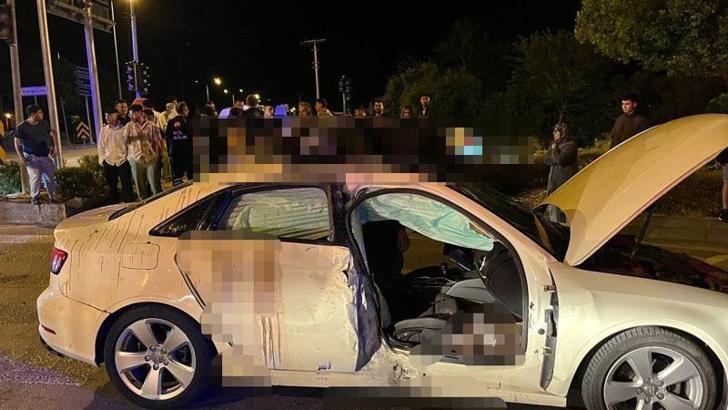 Kazada otomobilin üzerine savrulan motosiklet sürücüsü öldü