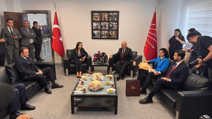AK Parti ve CHP, 3 bayram sonra bayramlaştı (3)