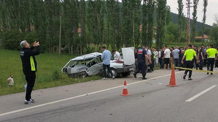 Amasya’da iki otomobil çarpıştı: Dede ve torun öldü, 2 yaralı