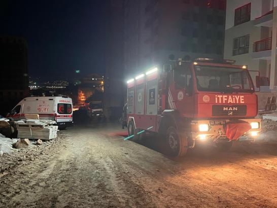 Cezaevinden izinli çıkan koca, eşi ile evde bulunan kadını bıçakladı (2)