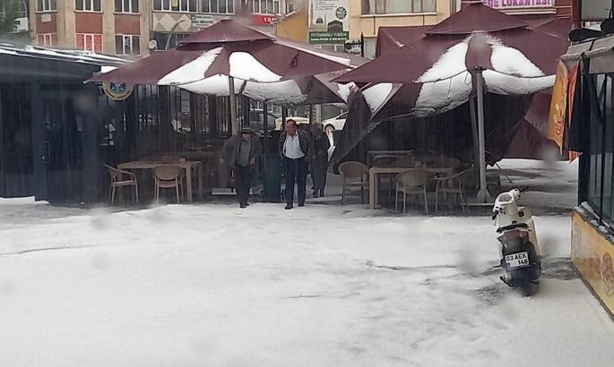 Yağmur ve dolu yaşamı olumsuz etkiledi