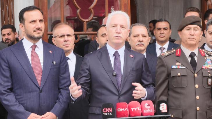 Vali Gül fethin 573'üncü yıl dönümünde Fatih Sultan Mehmet'in türbesini ziyaret etti