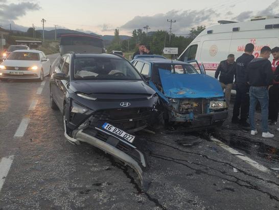 Kütahya’da trafik kazası; 3 yaralı