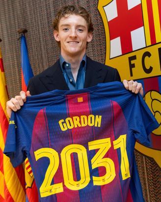 Barcelona, Anthony Gordon’ı duyurdu