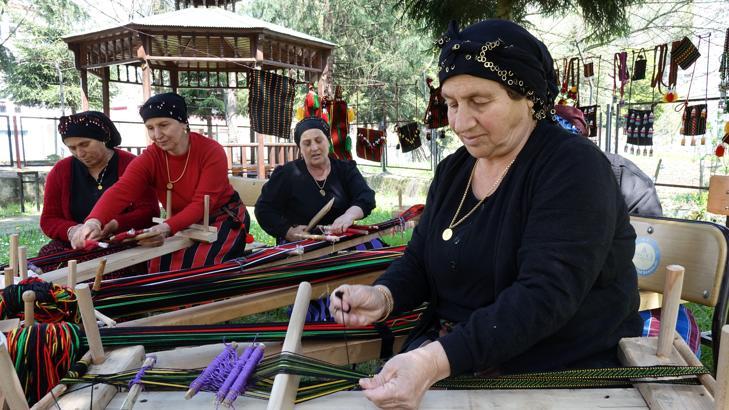 'Altın Kızlar' dayanışması; türkülerle dokunan 'dastar'a horonlu tanıtım