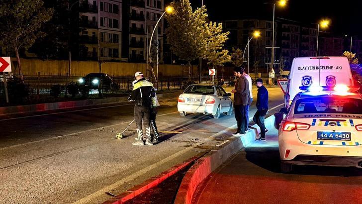 İki otomobilin peş peşe çarptığı yaya öldü