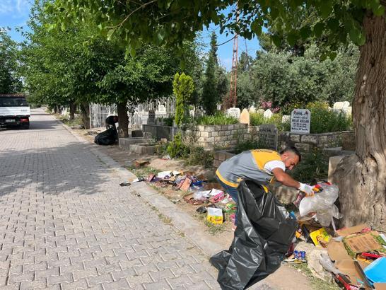Mardin Büyükşehir Belediyesi’nden mezarlıklarda bayram mesaisi
