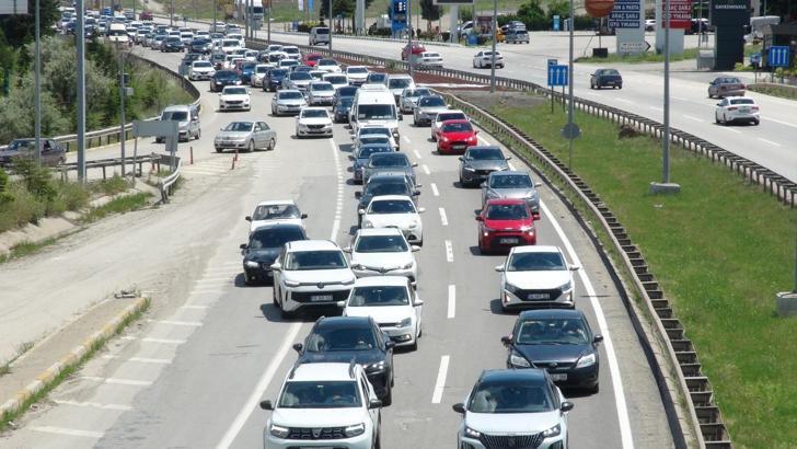 'Kilit kavşak' Kırıkkale'de bayram dönüşü trafiği