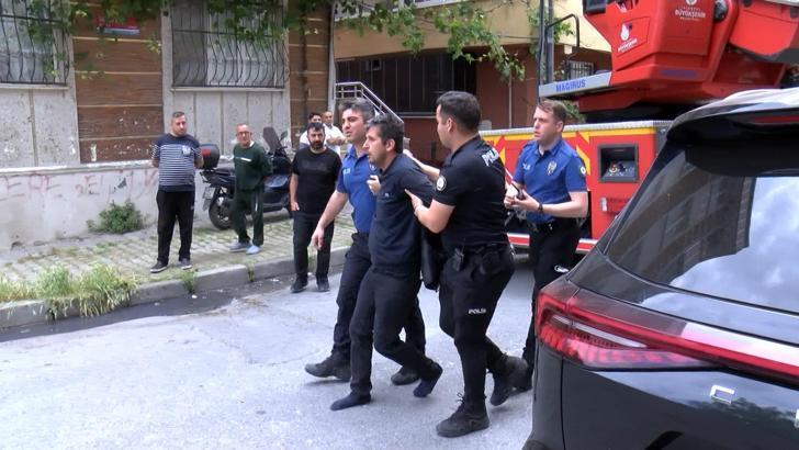 Sultangazi'de annesini rehin alan şüpheli abisinin ihbarıyla gözaltına alındı