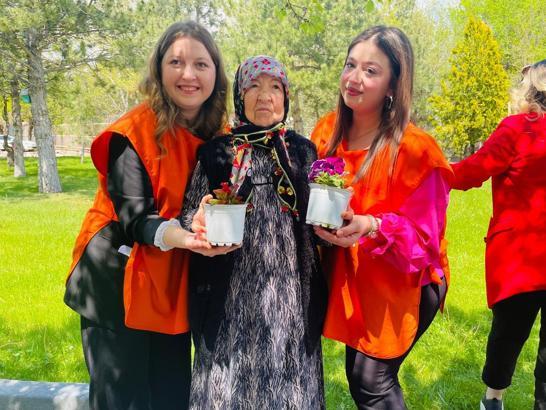 Kayseri’de huzurevindeki yaşlılar, bayram tatili boyunca ziyaret edildi