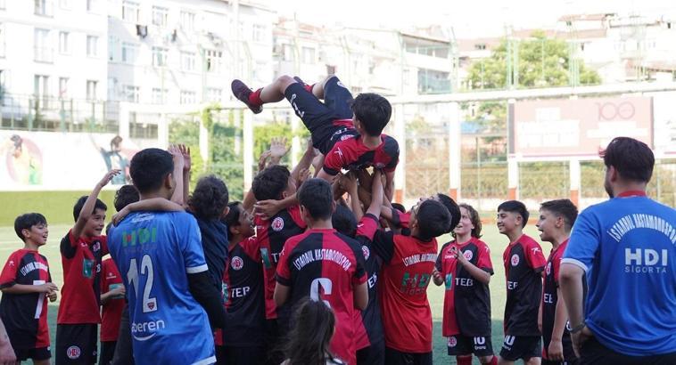 İstanbul Kastamonuspor U13 Takımı şampiyonluğunu ilan etti