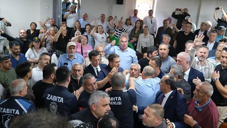 Akçakoca'da belediye başkanvekili seçildi, arbede çıktı