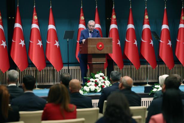 Cumhurbaşkanı Erdoğan: Ana muhalefet partisi içindeki tartışmaların hiçbiri bizi ilgilendirmiyor