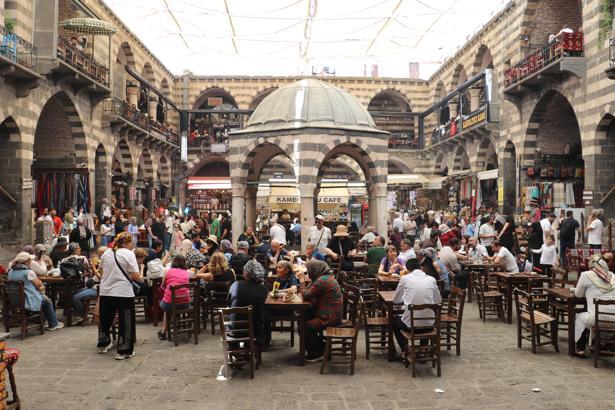 Bayram, Diyarbakır esnafına ‘can suyu’ oldu