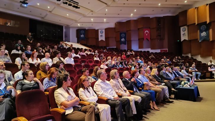 BUÜ’de 'Bağımlılığın Yeni Yüzü: Tütün Endüstrisinin Evrimi' sempozyumu