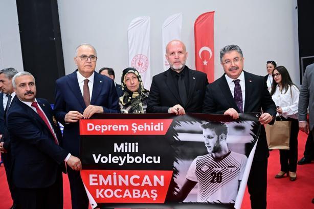 Deprem şehidi milli voleybolcu Kocabaş’ın adının verildiği TVF Altyapılar Türkiye Şampiyonası Eskişehir’de başladı