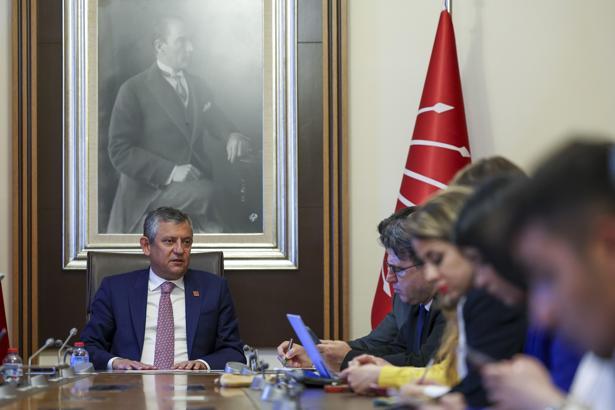 Özgür Özel: İkinci bir parti hazır etmek lazım olabilir