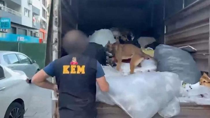 İzmir'de 371 kilogram uyuşturucu ele geçirildi