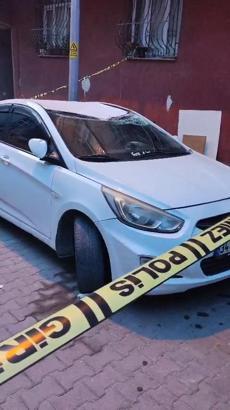 Sultangazi'de 5'inci kattan otomobilin üzerine düşen kişi öldü