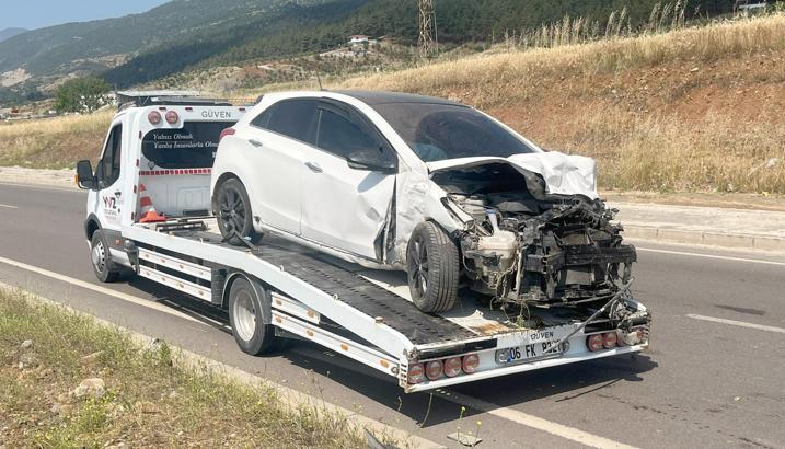 Gaziantep’te otomobiller çarpıştı; 2 yaralı
