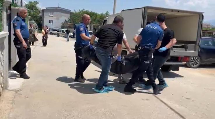 Tartıştığı eşini 10 yaşındaki oğlunun gözü önünde öldürdü