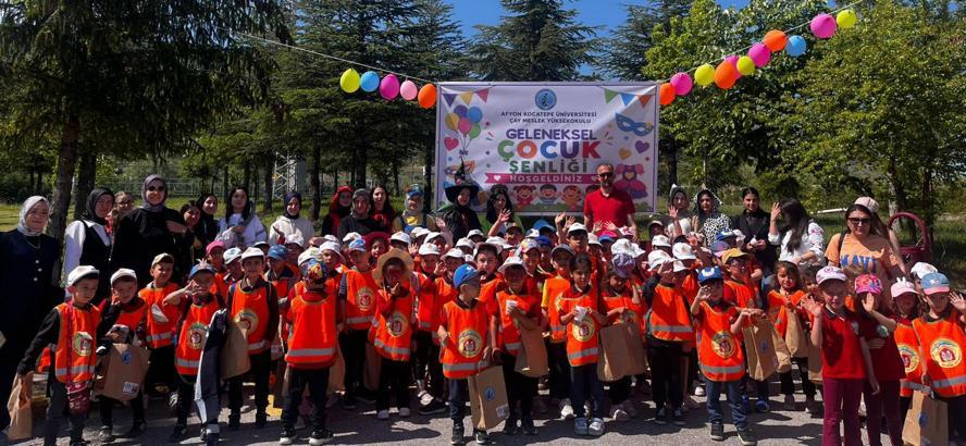 Geleneksel Çocuk Şenliği yapıldı