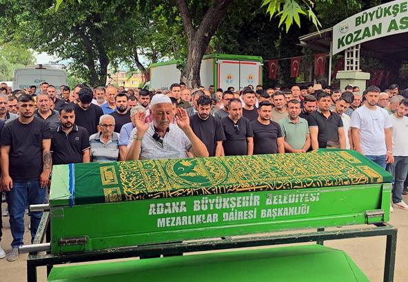 Para istediği babası tarafından çıkan tartışmada öldürülmüştü; toprağa verildi