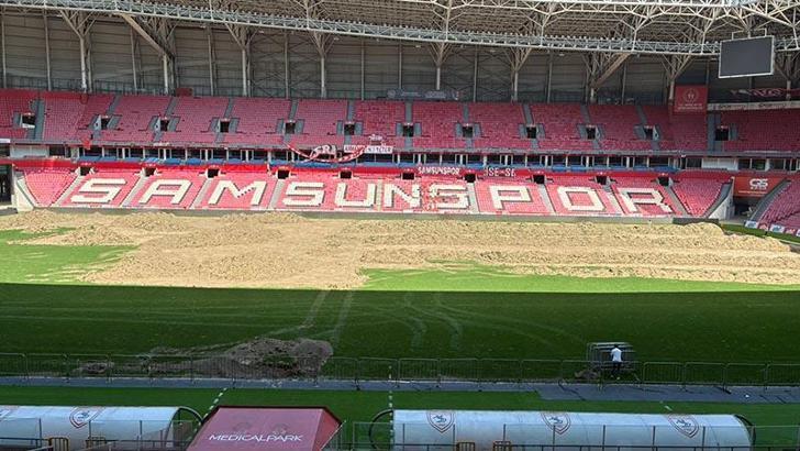 Samsun 19 Mayıs Stadyumu'nun zemini yenileniyor