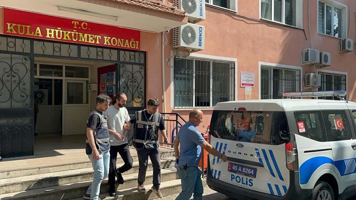 Manisa'da pompalı tüfekli saldırı 1'i ağır 2 yaralı; şüphelilerden1'i tutuklandı