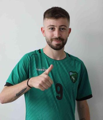Öldürülen eski futbolcunun annesi: Genç yaşta beni oğlumdan ettiler