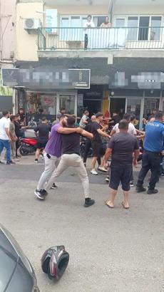 Aydın’da esnaflar ile vatandaşlar arasındaki kavga kamerada: 1’i polis 5 yaralı