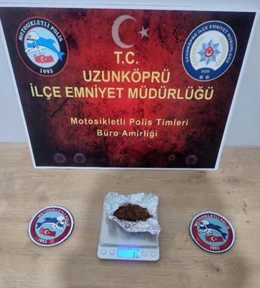 Edirne'de okul önünde uyuşturucu satışına 2 tutuklama